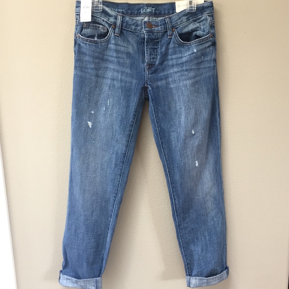 💗 NWT LOFT Distressed Boyfriend Jeans 💗